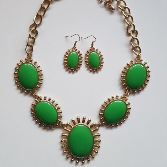 Jewelry - Vintage Style Necklace and Earring Set
